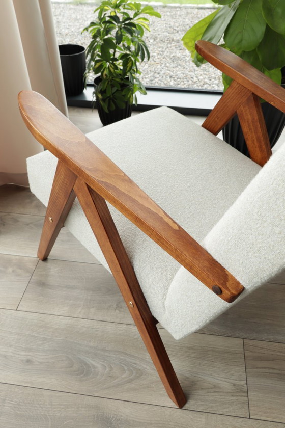 Image 1 of Poltrona di metà secolo Ecru Boucle Design scandinavo Sedia da salotto in legno