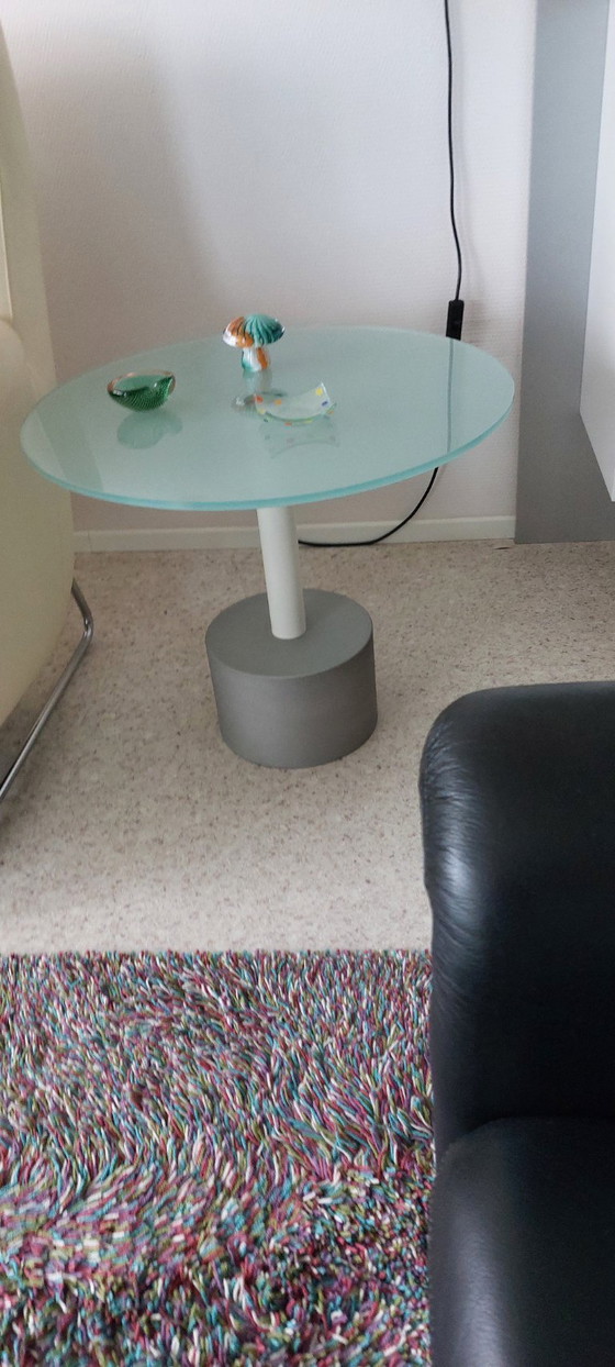 Image 1 of Almost new Round Side Table