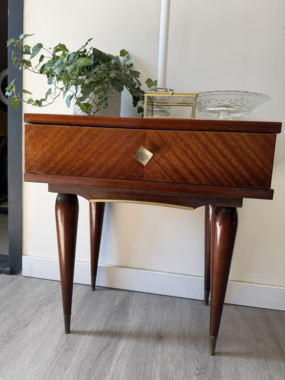 Image 1 of Kleiner Beistelltisch mit Schublade