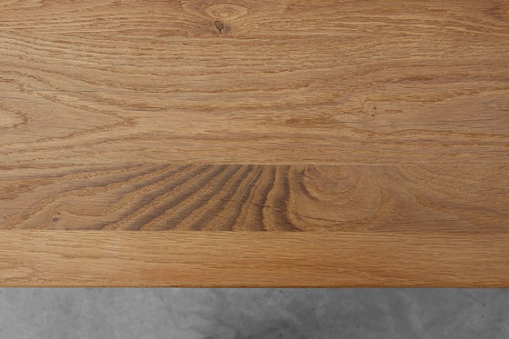 Image 1 of Französischer Eichenbodentisch des 20. Jahrhunderts mit geschwungenen Beinen und Bohlenplatte