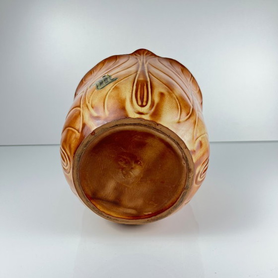 Image 1 of Macetero de barro marrón con efecto de hojas acanaladas, 1960/70