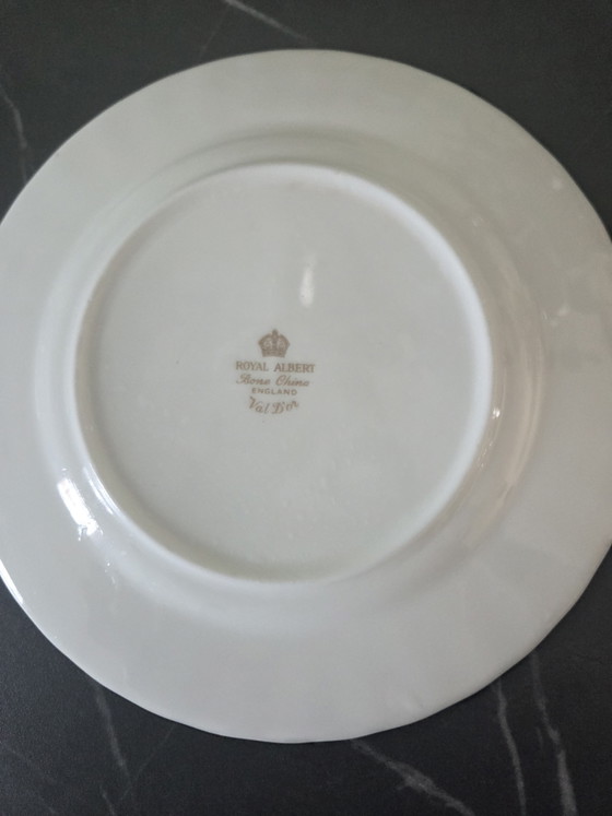 Image 1 of Kuchenplatten Royal Albert Val Dor