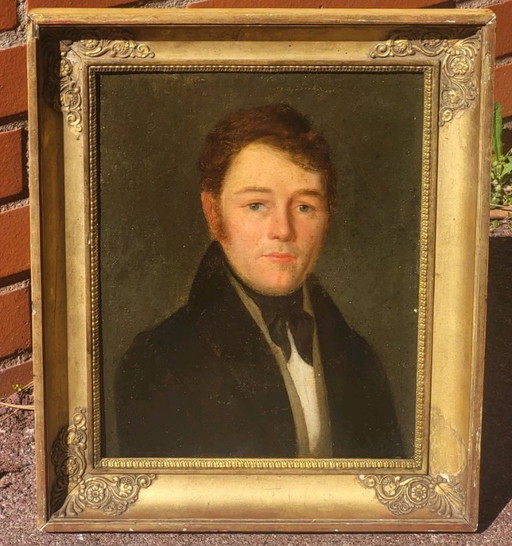 Gesigneerd 19e-eeuws schoolportret van een heer.