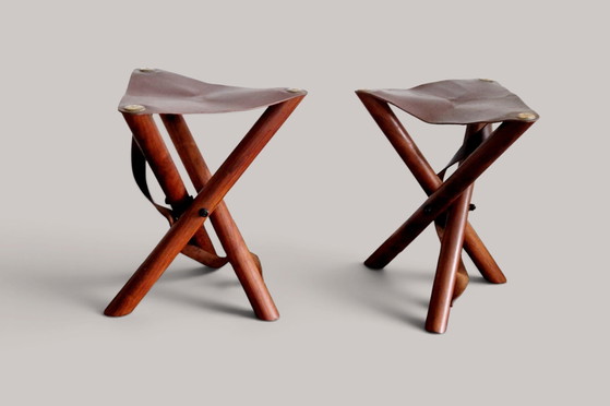 Coppia di sgabelli pieghevoli in teak massello e pelle marrone - stile safari chic – Leather, Wood (photo 3 of 15)