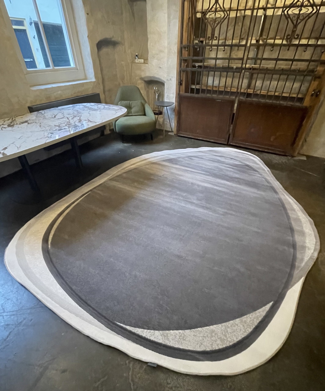 Pode Shallow carpet color Mud 280 x 380 | €1,599 | Whoppah