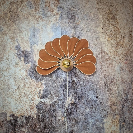 Image 1 of Applique murale, modèle Paon, 11 pétales en rotin et lin (teinte personnalisable)