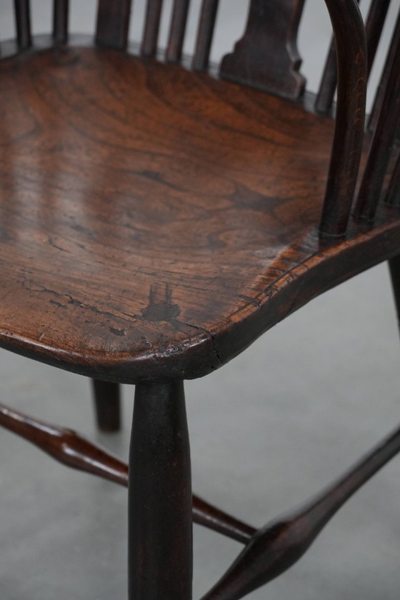 Image 1 of Antiker englischer Windsor-Stuhl aus dem 18. Jahrhundert mit wunderschöner Patina