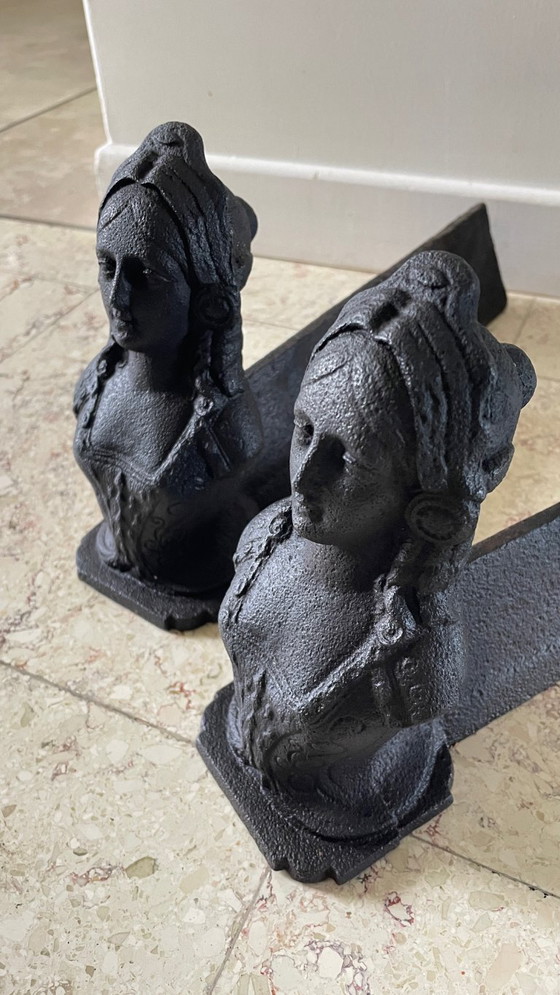 Image 1 of Perros de bomberos de hierro fundido antiguos para apartamentos