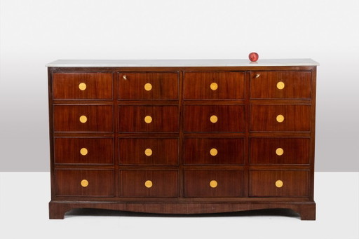Een trompe-l'oeil dressoir van palissanderhout. Jaren 50.