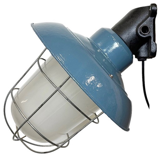 Lampada da parete a gabbia industriale dipinta di blu di Elektrosvit, anni '60