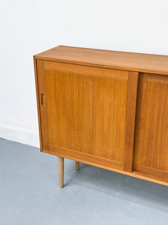 Image 1 of Buffet danois en chêne de Brouer, années 1960