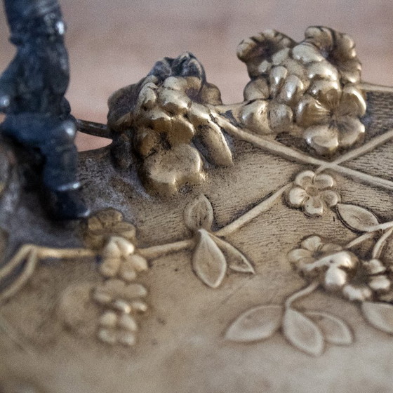 Petit plat ancien Art Nouveau : orné de gnomes et de motifs floraux – Objets déco, Brass (photo 10 of 13)