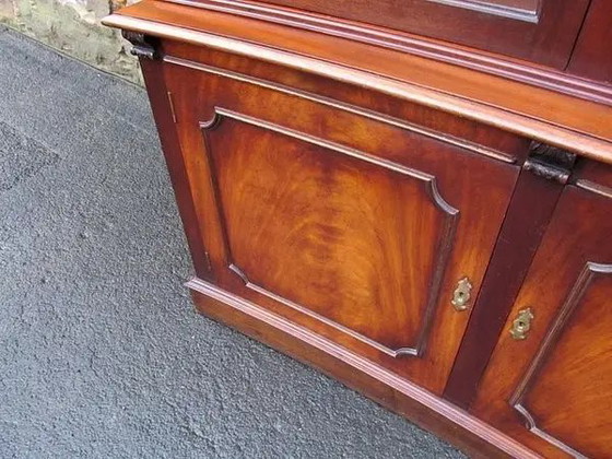 Image 1 of Caja curva de caoba con cristal astral