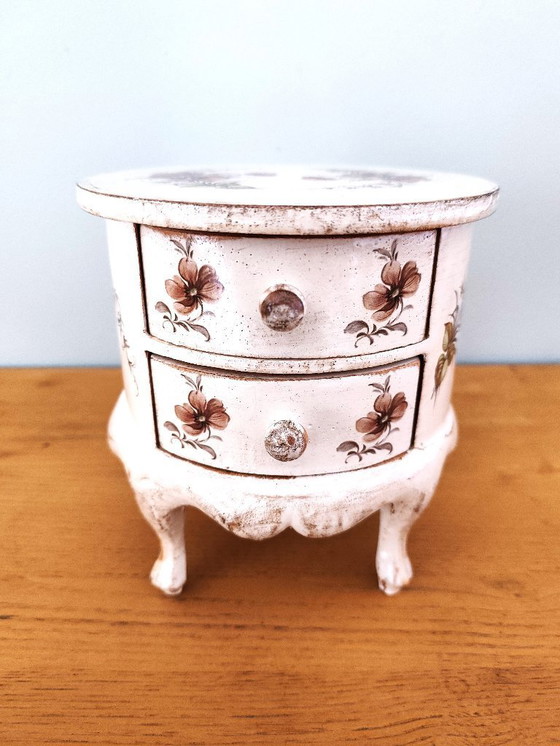 Image 1 of Antique round jewelry box