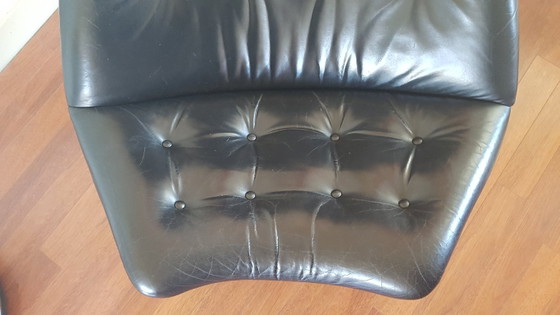 Artifort F592 Sessel inkl. Ottomane – Leather, Metal (photo 11 of 13)