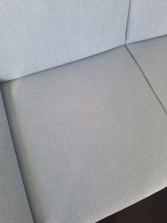 Prachtige zachtblauwe 2-zitsbank – bijenkorf, 2 zitsbanken, Textile (photo 4 of 5)