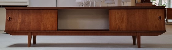 Image 1 of Tablero bajo de mediados de siglo