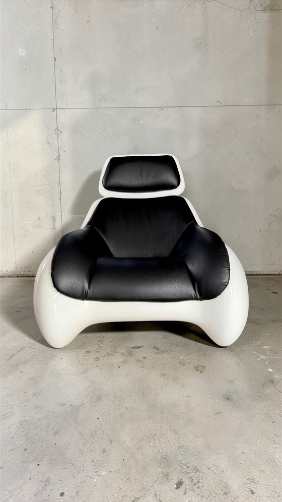 Targa Chair, Klaus Uredat, Lounge Chair, 1970s, Horn, Chairs and lounge chairs, Fiberglass, Skai, Black (photo 2 of 10)
