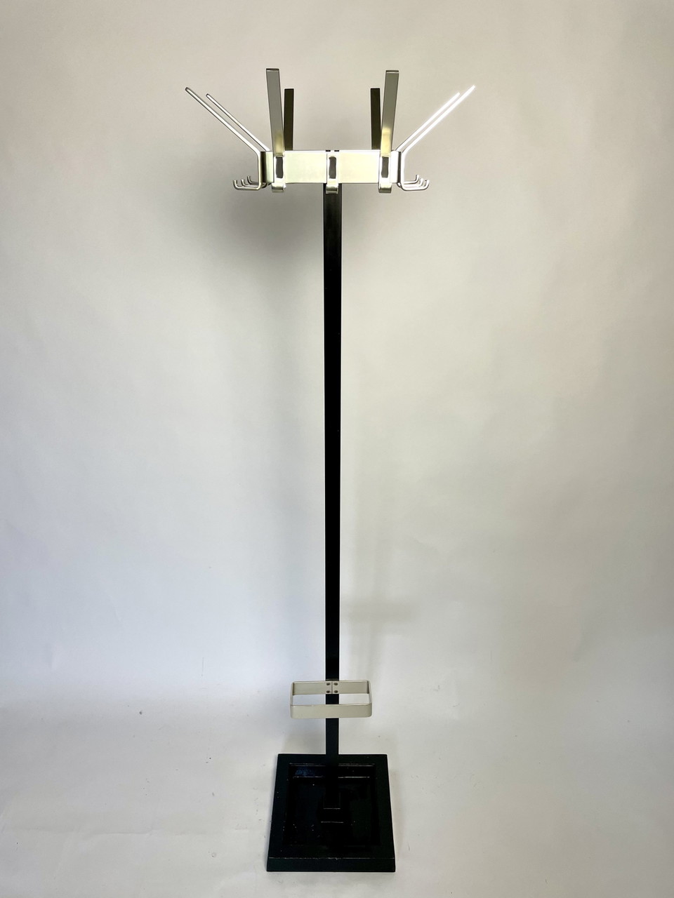 Appendiabiti Industriale in Metallo Nero 167x29.5 cm - Alta Resistenza