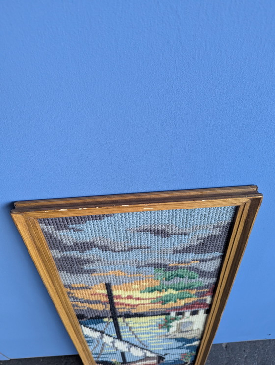 Image 1 of Cornice vintage in lana con paesaggio marino