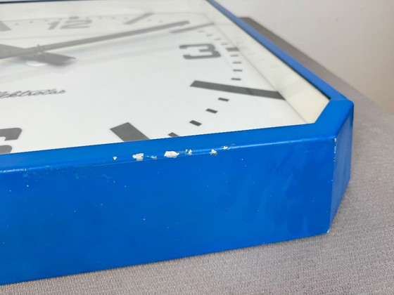 Image 1 of Enorme orologio da parete industriale quadrato blu di Elektročas, anni '90