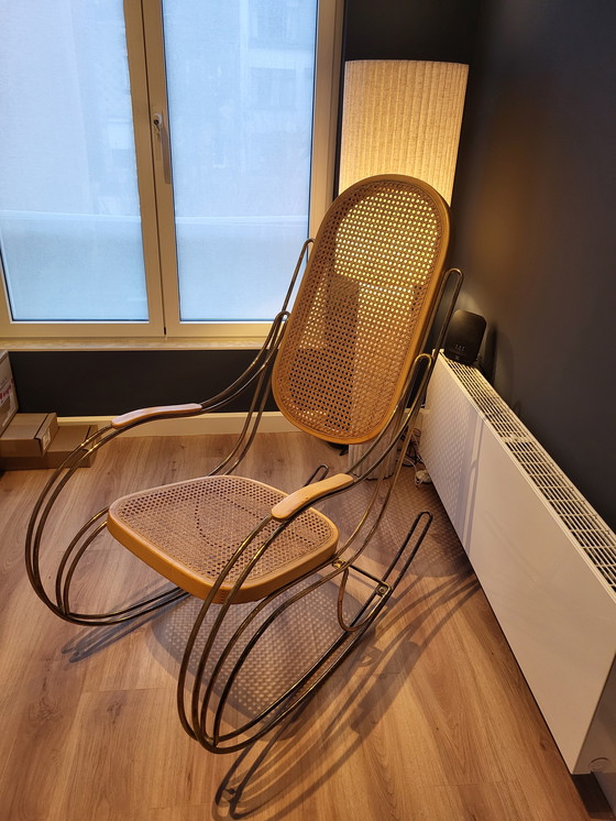 Image 1 of Sedia a dondolo di design