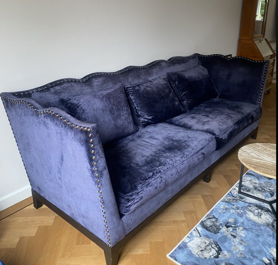 Banc du château en velours bleu – Canapés, Velvet, Wood (photo 3 of 5)