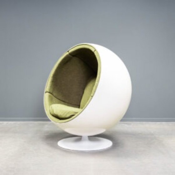 Ball Chair – Armchairs, Metal, Textile (photo 2 of 11)