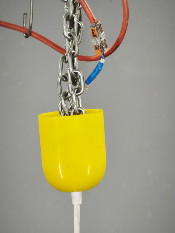 1970er Guzzini Meblo Trumpet Space Age Pendelleuchte, Italien – Kronleuchter, Plastic (photo 10 of 11)