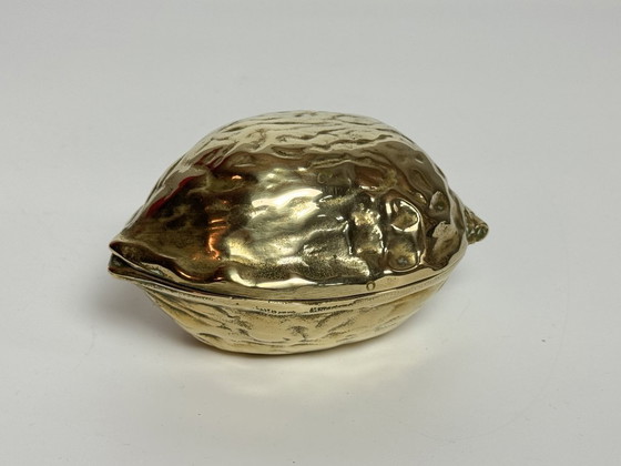 Image 1 of Schiaccianoci decorativo in ottone a forma di noce, design di metà secolo, anni '70