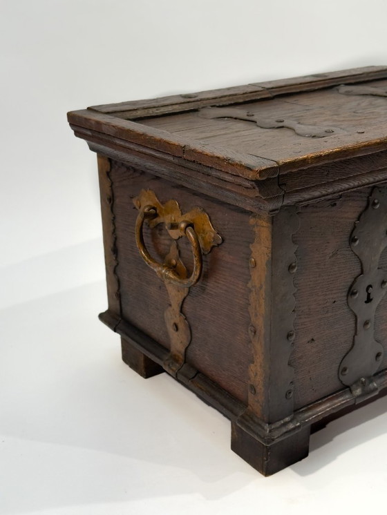 Image 1 of Cassapanca portavalori del XVIII secolo, circa 1750