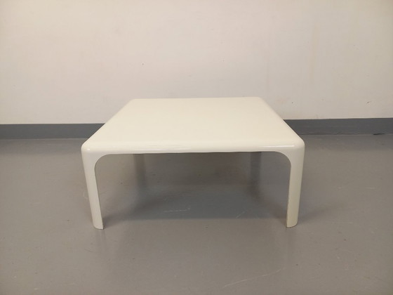 Image 1 of Vierkante salontafel uit de jaren 60, prachtig Italiaans ontwerp van Vico Magistretti voor Studio Artemide Milano