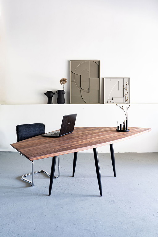 Mesa de comedor Nuts Unique (Diseñador Jean Prouvé)