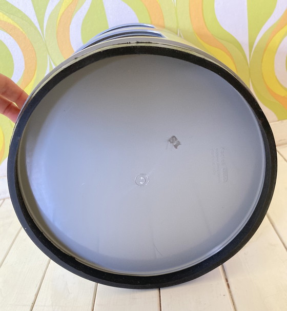 Image 1 of Lampada da parete anni '50 con 2 molle di flessione e paralumi in vetro dipinto a mano