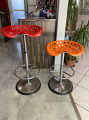 Sgabello da trattore rosso originale, girevole e regolabile, con design a falciatrice, di Etienne Fermigier Mirima, 1970.