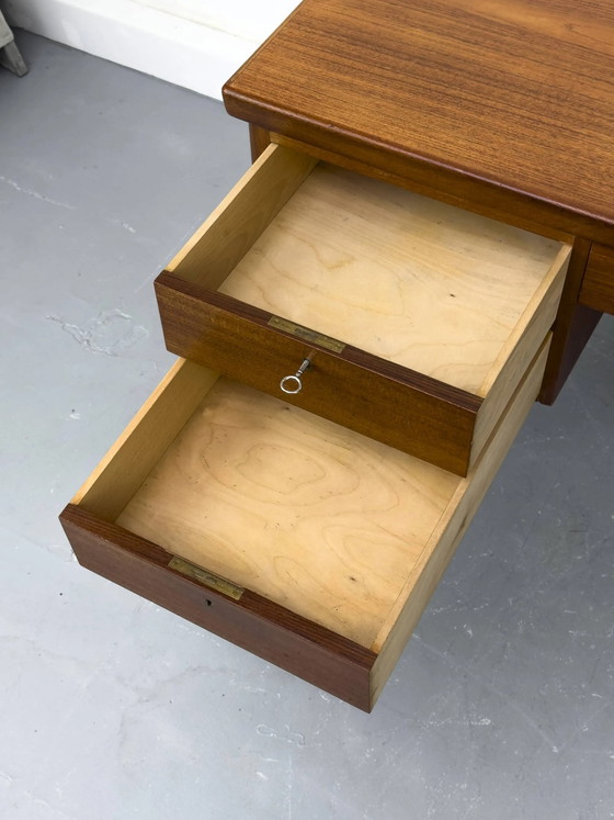 Deens Teak Bureau met Laden, jaren 60 – Scandinavian (photo 7 of 28)