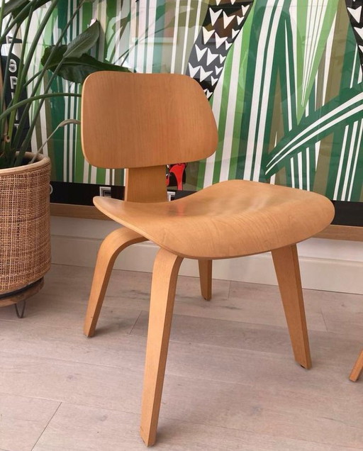 Vitra- DCW