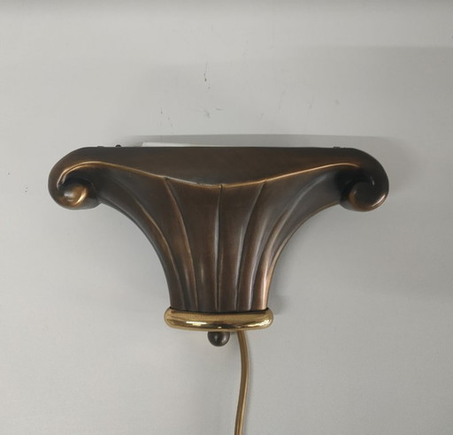 Lampada da parete in stile Art Déco Hollywood Regency, color oro e marrone, con illuminazione alogena.