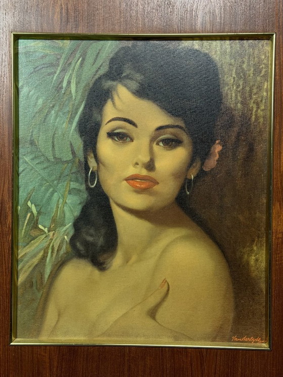 Image 1 of Portret van een jonge vrouw (Lolita) door Vandersyde. Gedrukt op canvas in een houten lijst, jaren 70.