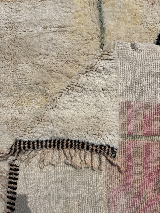 Image 1 of Eigentijds Marokkaans Mrirt Berber Wollen Vloerkleed