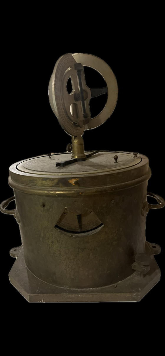 Image 1 of Instrument de navigation nautique ancien