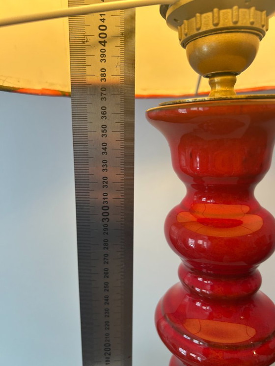 Image 1 of Vintage lampvoet in pagodestijl, ontwerp uit het midden van de 20e eeuw. Glazuurkleur: felrood.