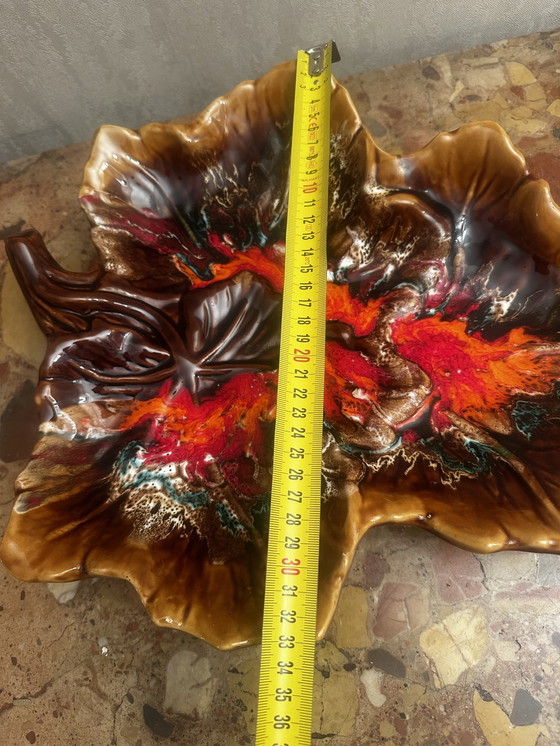 Image 1 of Vintage keramische fruitschaal of zaklepel Barbotine in blad toegeschreven aan Vallauris - 35/40 cm