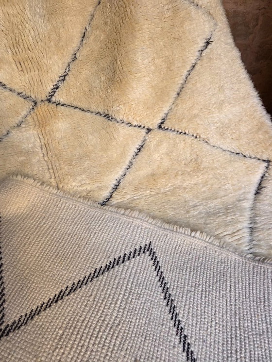 Image 1 of Moroccan Beni Ourain plush rug 215 x 165 cm