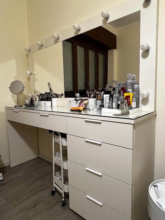 Image 1 of Custom-made dressing table with illuminated mirror