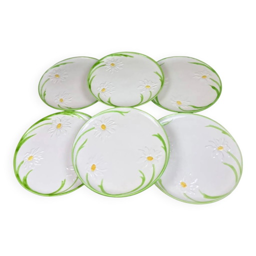 6 daisy plates