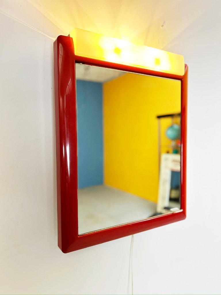 Miroir Allibert rouge avec lumière et rangements