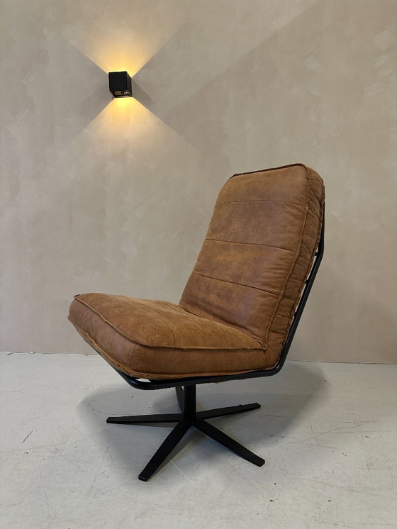 Image 1 of Poltrona Odin Cognac con poggiapiedi