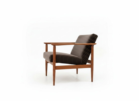 Image 1 of Gerestaureerde fauteuils uit de jaren 70, model M, chocoladebruin