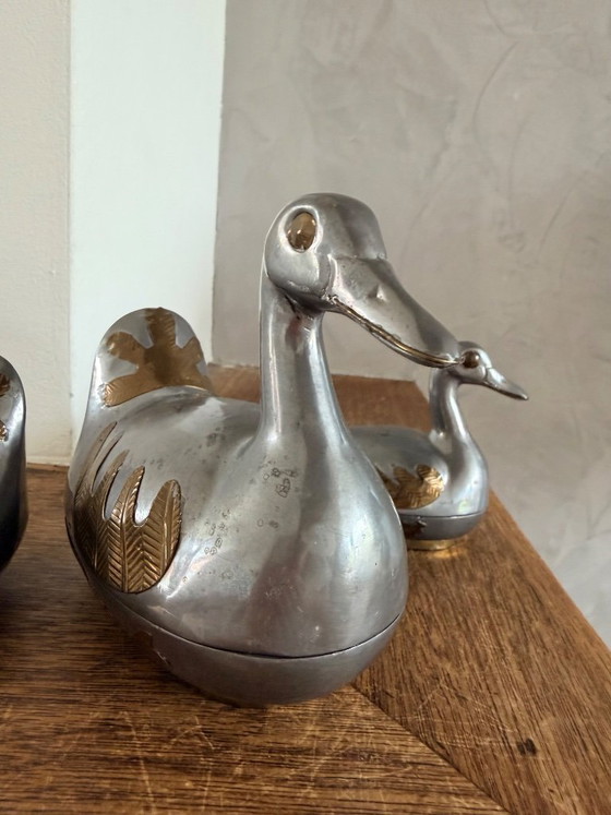 Image 1 of Tres preciosos patos de peltre de la década de 1970 procedentes de Hong Kong.